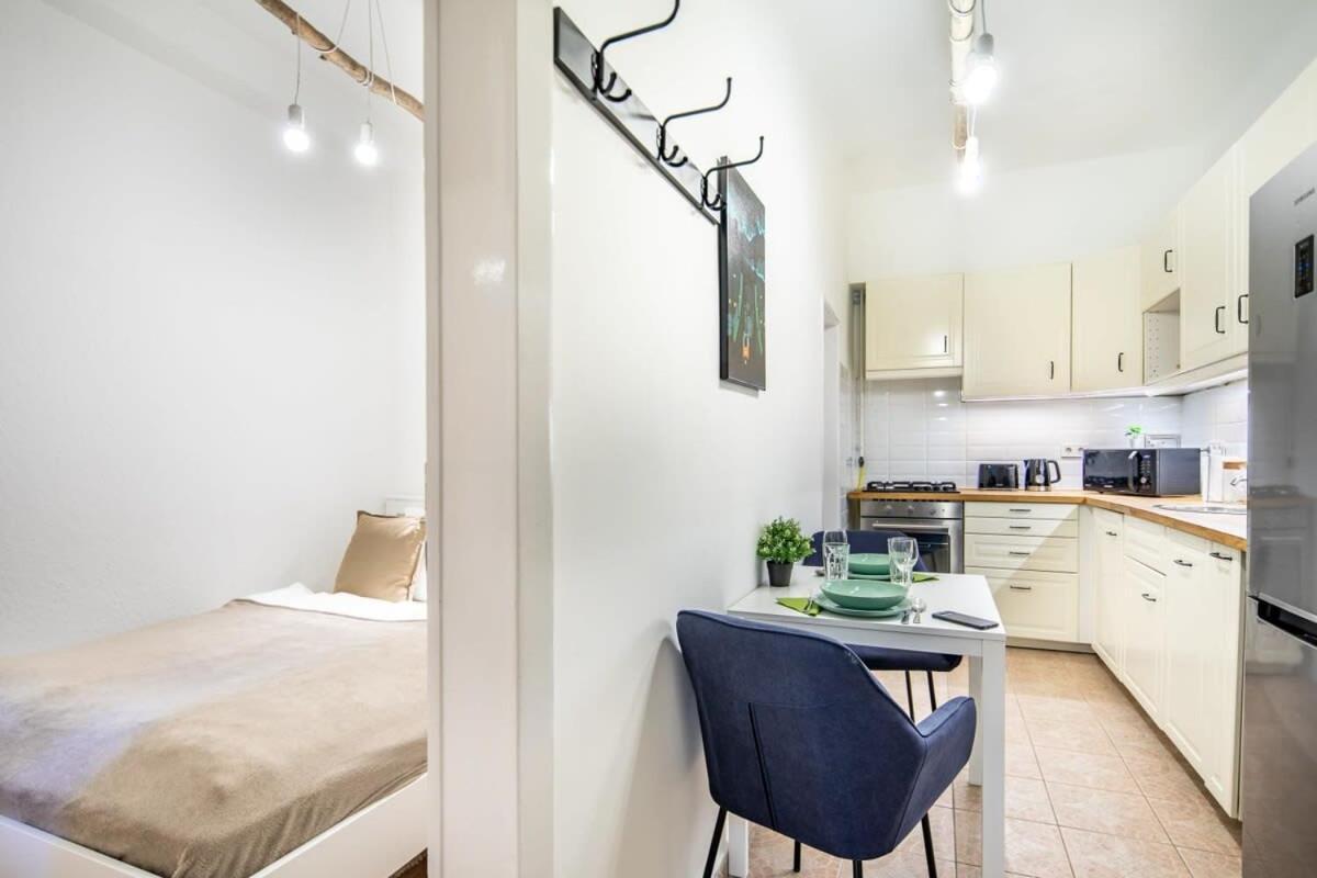 Convenient Apartment At Gastro Driven Location Budapest Bagian luar foto
