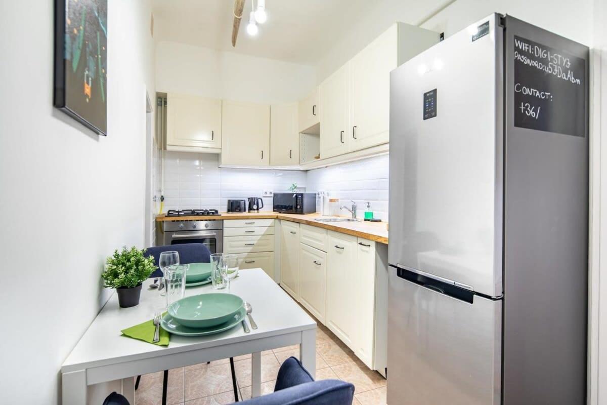 Convenient Apartment At Gastro Driven Location Budapest Bagian luar foto