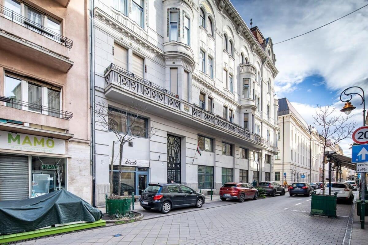 Convenient Apartment At Gastro Driven Location Budapest Bagian luar foto