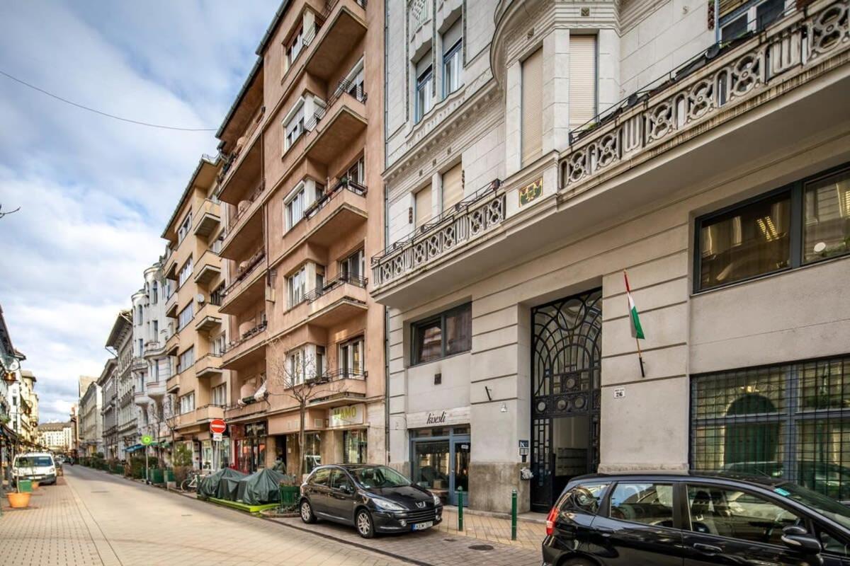 Convenient Apartment At Gastro Driven Location Budapest Bagian luar foto