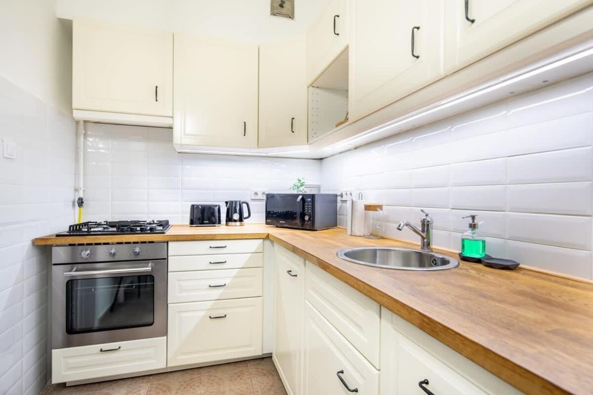 Convenient Apartment At Gastro Driven Location Budapest Bagian luar foto